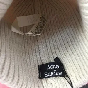 Acne Studios | Accessories | Acne Studios Offwhite Pansy N  display picture 1